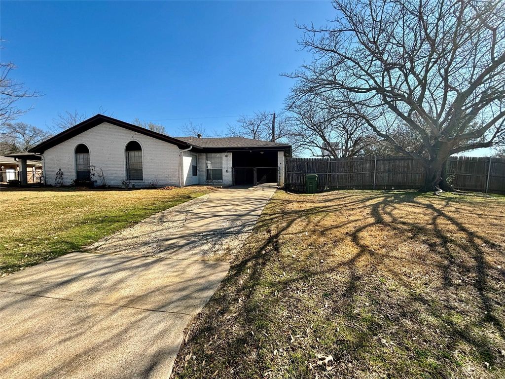 800 Irwin Drive A, Hurst, TX 76053