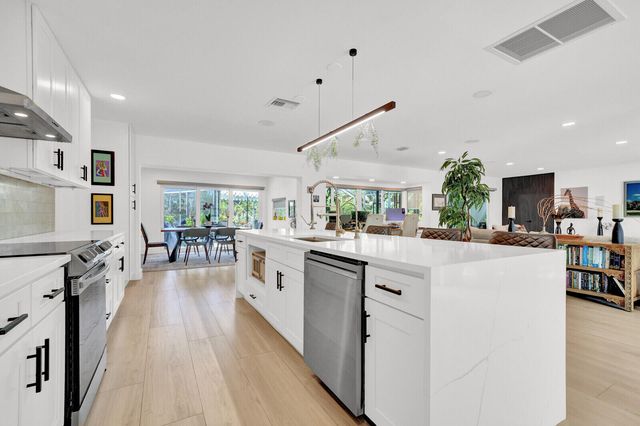 10644 Avenue Of The Pga, Palm Beach Gardens, FL 33418