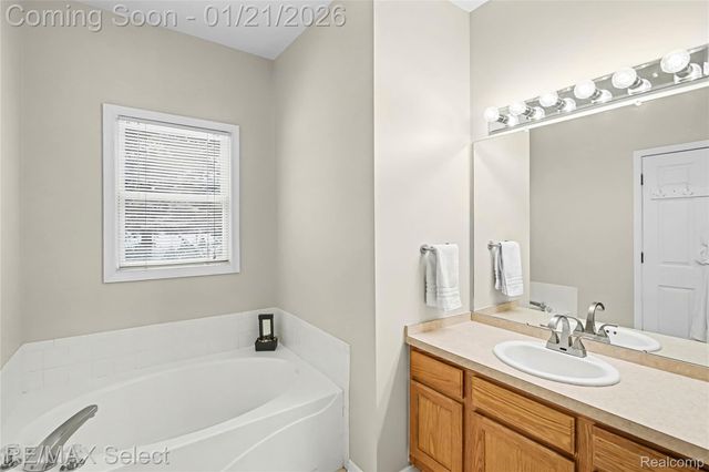 13024 Harbor Landings Drive 3, Fenton Charter Township, MI 48430