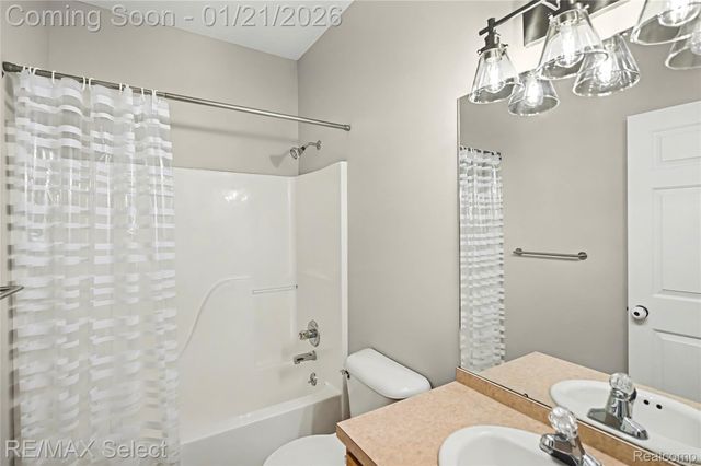 13024 Harbor Landings Drive 3, Fenton Charter Township, MI 48430