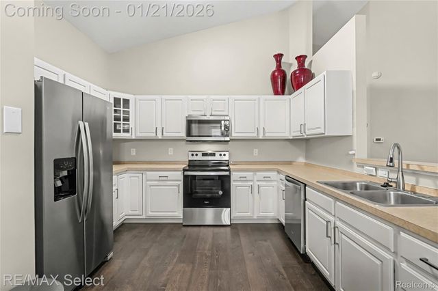 13024 Harbor Landings Drive 3, Fenton Charter Township, MI 48430