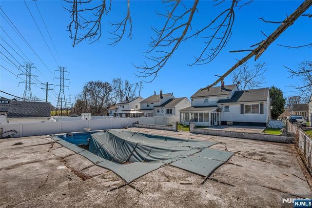 24 Carolyn Road, Belleville, NJ 07109