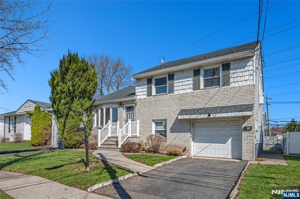 24 Carolyn Road, Belleville, NJ 07109