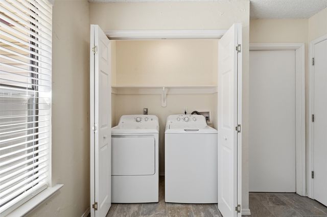 2406 Amber Hill Lane, Euless, TX 76039