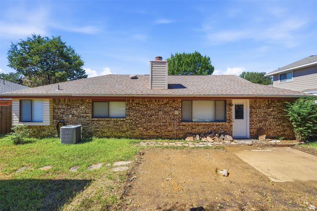 2406 Amber Hill Lane, Euless, TX 76039