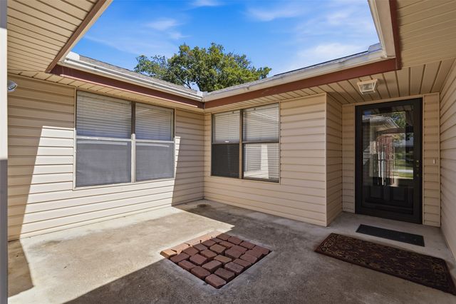 2406 Amber Hill Lane, Euless, TX 76039