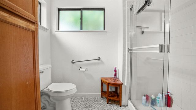 2561 Central Park Dr, Lodi, CA 95242