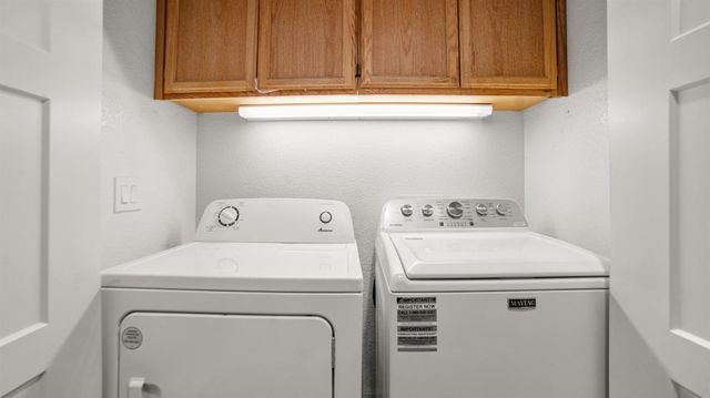 2561 Central Park Dr, Lodi, CA 95242
