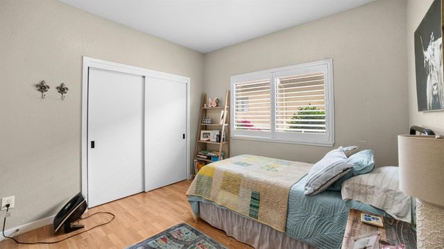 2561 Central Park Dr, Lodi, CA 95242