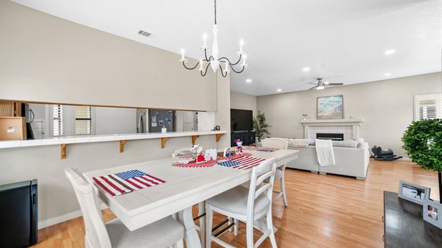 2561 Central Park Dr, Lodi, CA 95242