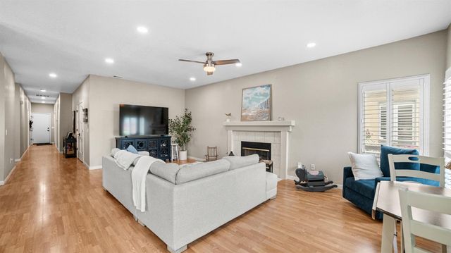 2561 Central Park Dr, Lodi, CA 95242