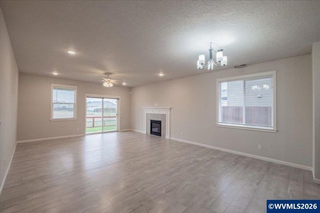 4349 NE Somerset Dr, Albany, OR 97322