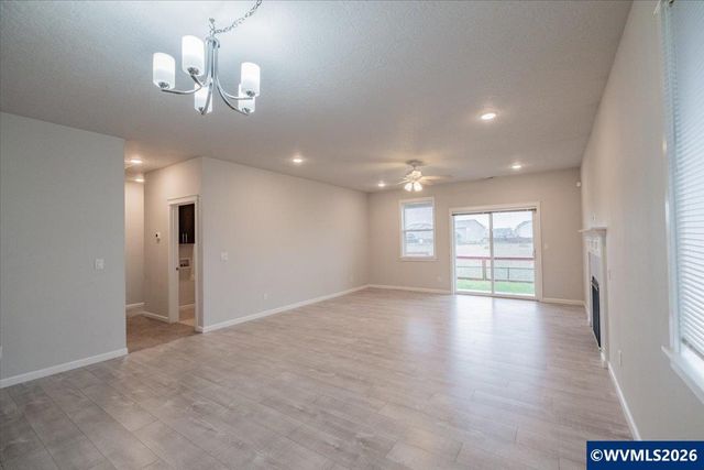 4349 NE Somerset Dr, Albany, OR 97322