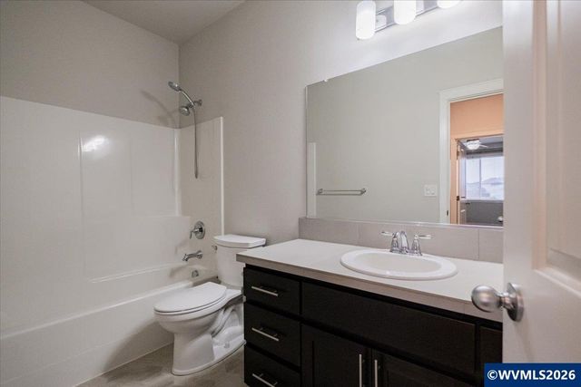 4349 NE Somerset Dr, Albany, OR 97322