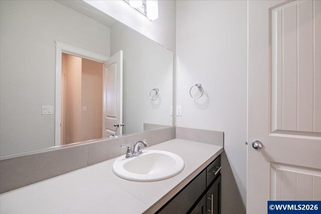 4349 NE Somerset Dr, Albany, OR 97322