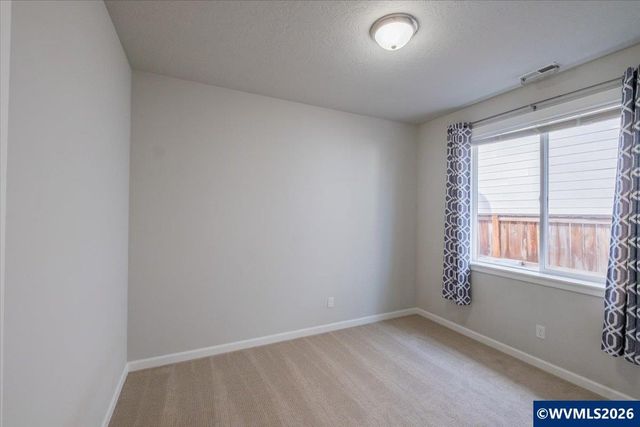 4349 NE Somerset Dr, Albany, OR 97322