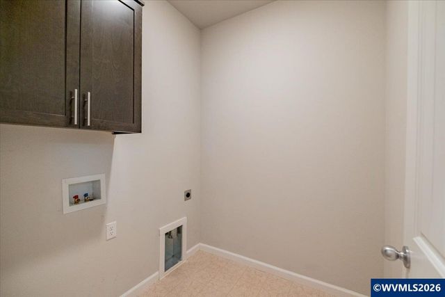 4349 NE Somerset Dr, Albany, OR 97322