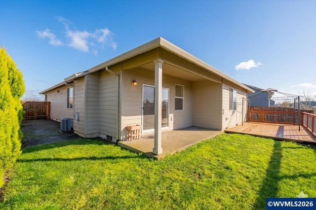 4349 NE Somerset Dr, Albany, OR 97322