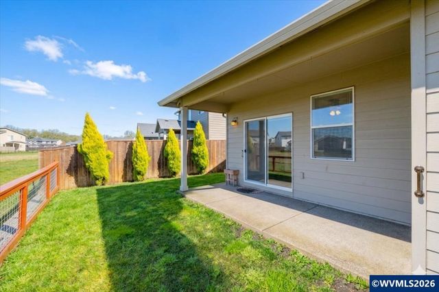 4349 NE Somerset Dr, Albany, OR 97322