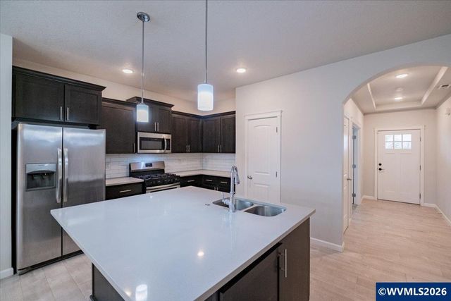 4349 NE Somerset Dr, Albany, OR 97322