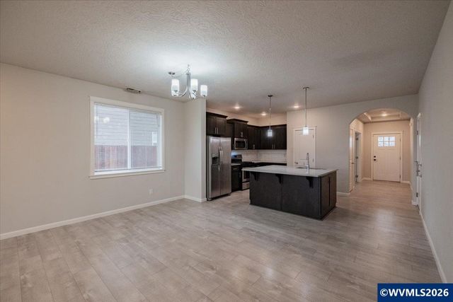 4349 NE Somerset Dr, Albany, OR 97322