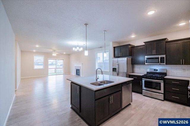 4349 NE Somerset Dr, Albany, OR 97322