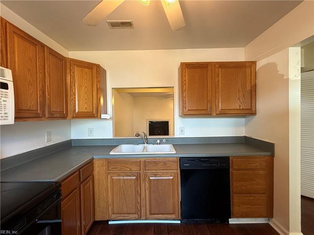 1137 Old Clubhouse RD, Virginia Beach, VA 23453