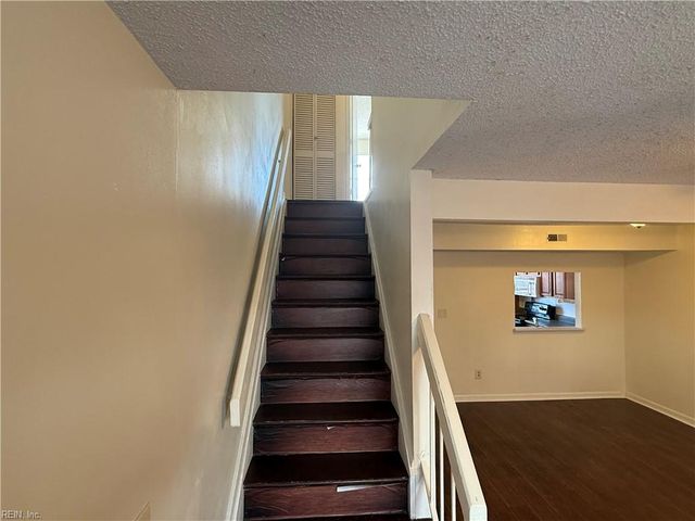 1137 Old Clubhouse RD, Virginia Beach, VA 23453