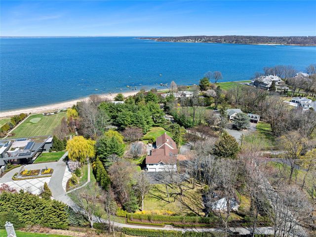 92 Old House Lane, Sands Point, NY 11050