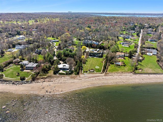 92 Old House Lane, Sands Point, NY 11050