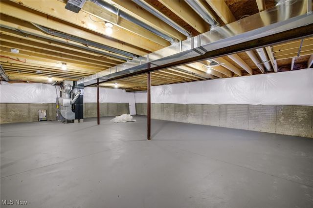 1236 Selena Grove, Uniontown, OH 44685