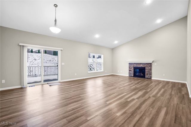 1236 Selena Grove, Uniontown, OH 44685