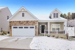 1236 Selena Grove, Uniontown, OH 44685