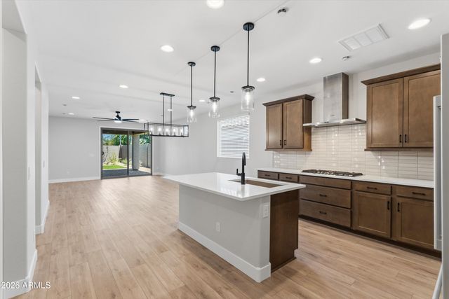 5618 W MAUNA LOA Lane, Glendale, AZ 85306