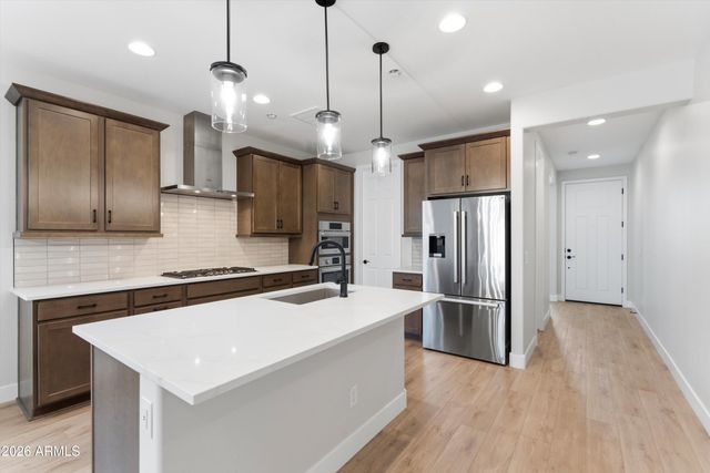 5618 W MAUNA LOA Lane, Glendale, AZ 85306