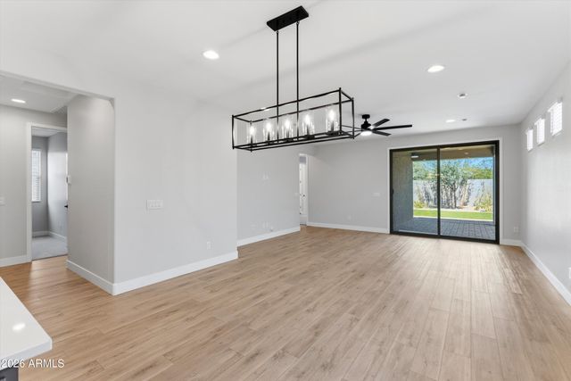 5618 W MAUNA LOA Lane, Glendale, AZ 85306