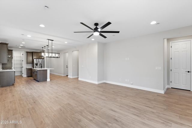 5618 W MAUNA LOA Lane, Glendale, AZ 85306
