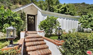 3933 Mandeville Canyon Road, Los Angeles, CA 90049