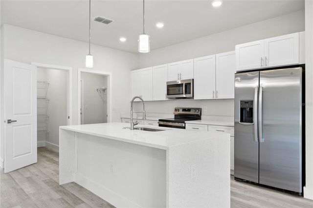 6445 SW 147TH STREET ROAD, Ocala, FL 34473