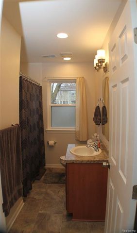 4112 Coolidge Hwy, Royal Oak, MI 48073