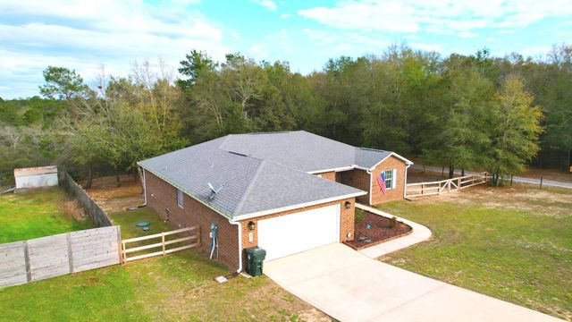 41 S Hidden Lakes Trail, Defuniak Springs, FL 32433
