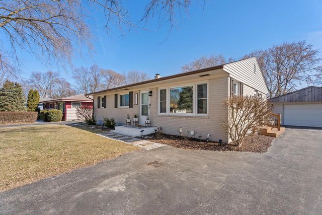 2721 Arrowhead STREET, Racine, WI 53402