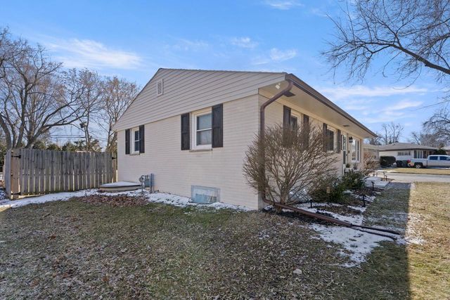 2721 Arrowhead STREET, Racine, WI 53402