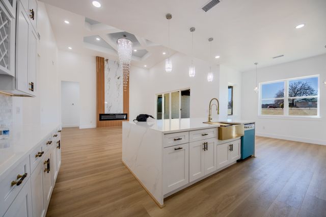 1001 Henry Way, Springtown, TX 76082