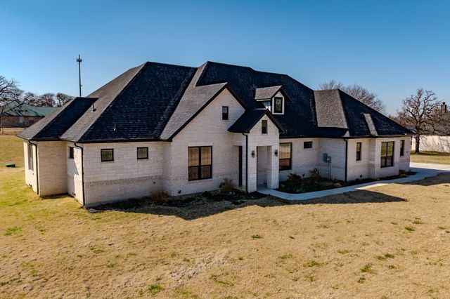 1001 Henry Way, Springtown, TX 76082