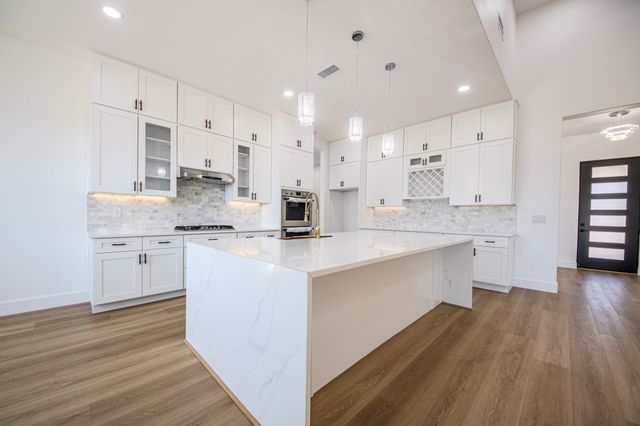 1001 Henry Way, Springtown, TX 76082