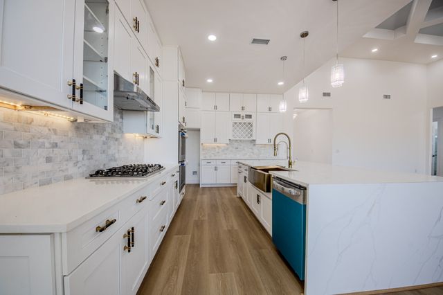 1001 Henry Way, Springtown, TX 76082