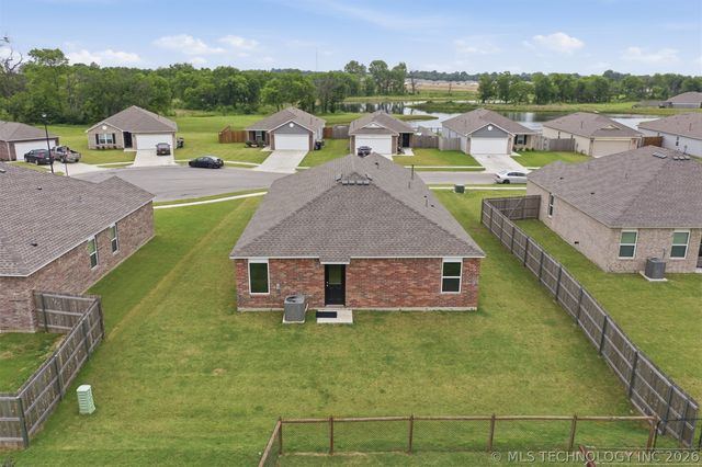 27807 E 114th Place S, Coweta, OK 74429