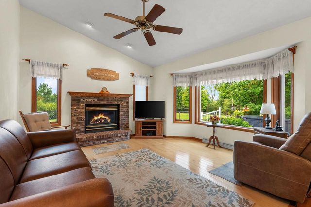 N1203 CRANDON COURT, Greenville, WI 54942