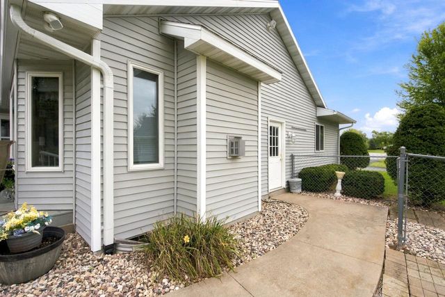 N1203 CRANDON COURT, Greenville, WI 54942